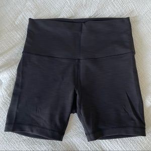 Lululemon Wunder Train High-Rise Short 6”